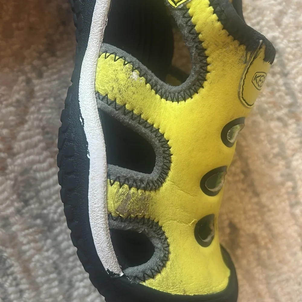 Keen Sting ray sandals